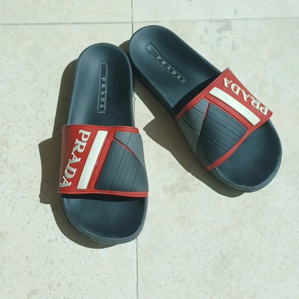 Prada slippers | Red